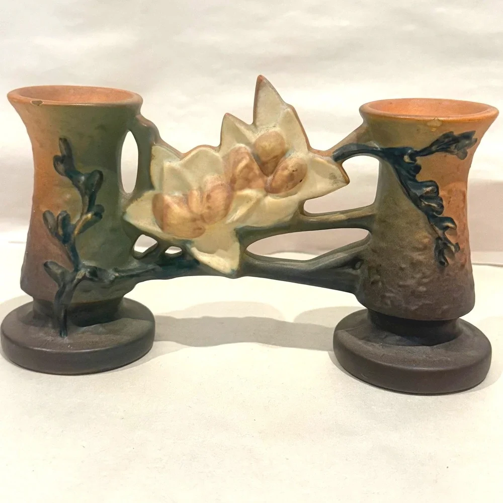 Roseville Magnolia Double Bud Vase 186-4 Art Pottery Circa 1943 Brown Glaze
